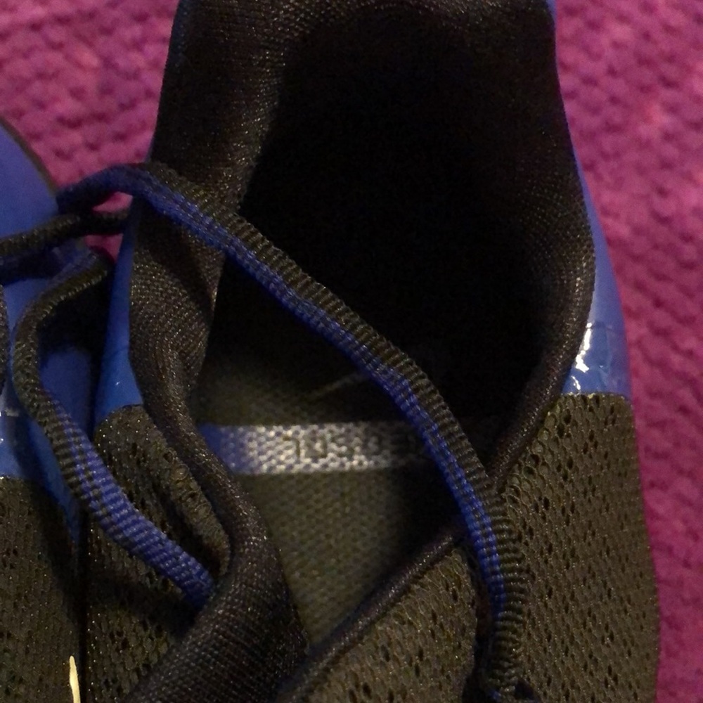 Baseball Cleats - Picture 3 of 6